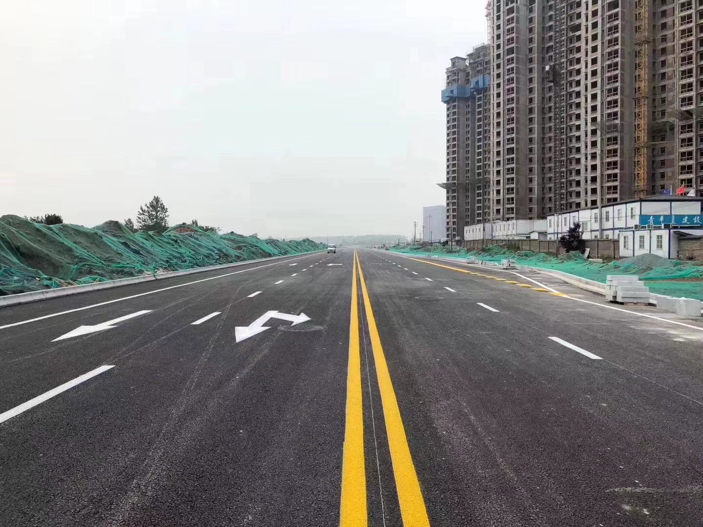陕西公路施工-咸阳机场项目